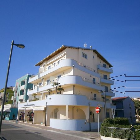 Residence Diana Frontemare - Agenzia Cocal Caorle Dış mekan fotoğraf
