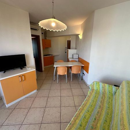 Residence Diana Frontemare - Agenzia Cocal Caorle Dış mekan fotoğraf